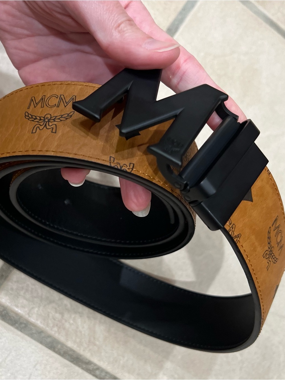 MCM Cognac Visetos Belt with Matte Black 'M' Buckle reversible to black - Picture 5 of 8